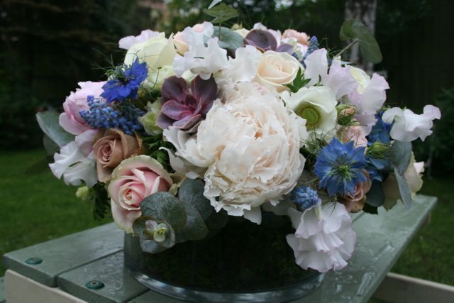 Nigela, peonies, succulents and roses.